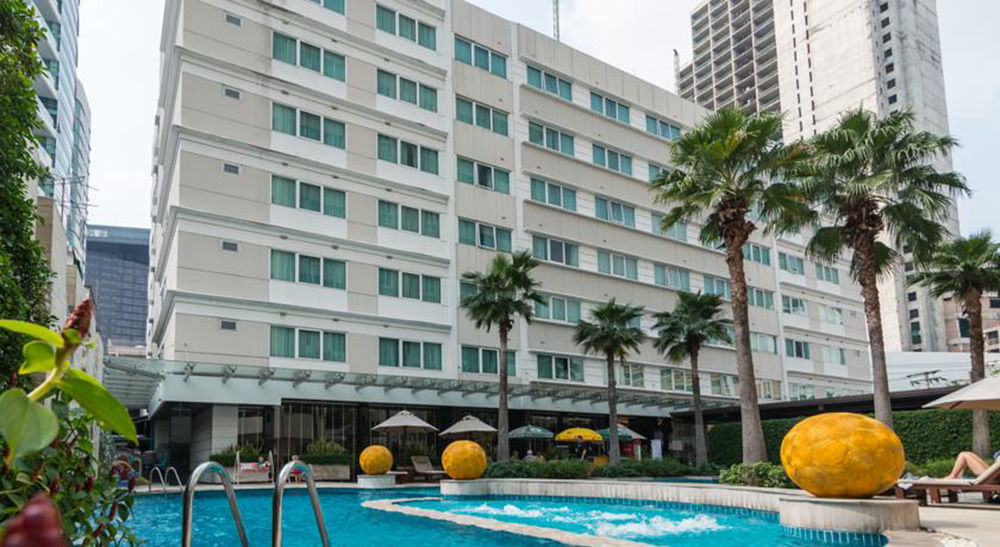 Legacy Hotel Bangkok Sukhumvit Exterior photo